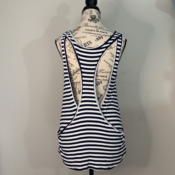 Share Macy Tank Lovers and Friends Color: Navy Stripe
Size: S - Picture 5 of 11